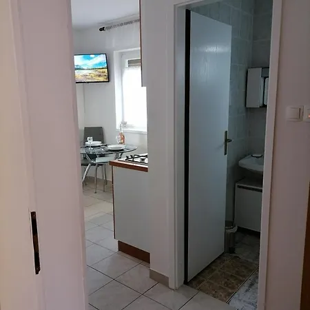 Jasna Apartman Brzac